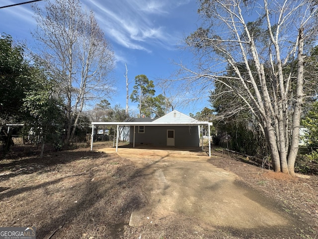 view of front of house featuring driveway