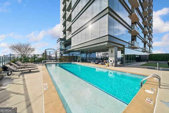 3630 Peachtree Rd NE Unit 1809, Atlanta, GA 30326 - view of community pool