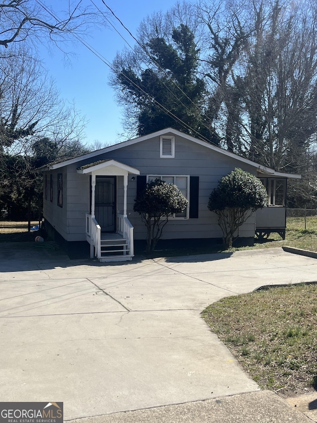 view of front of home with driveway