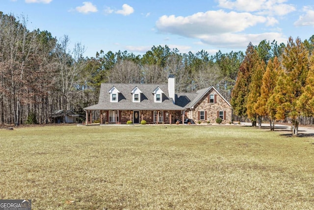 view of front of home featuring a front lawn