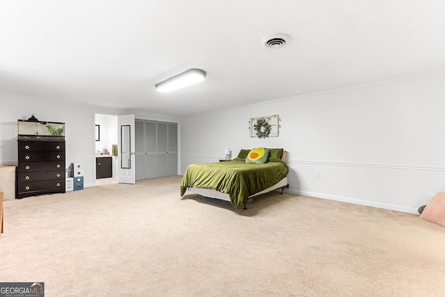 bedroom featuring baseboards, carpet, visible vents, and crown molding