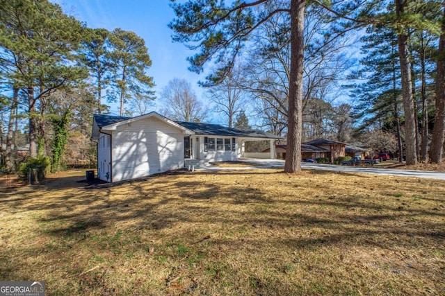 view of front of house with a front yard