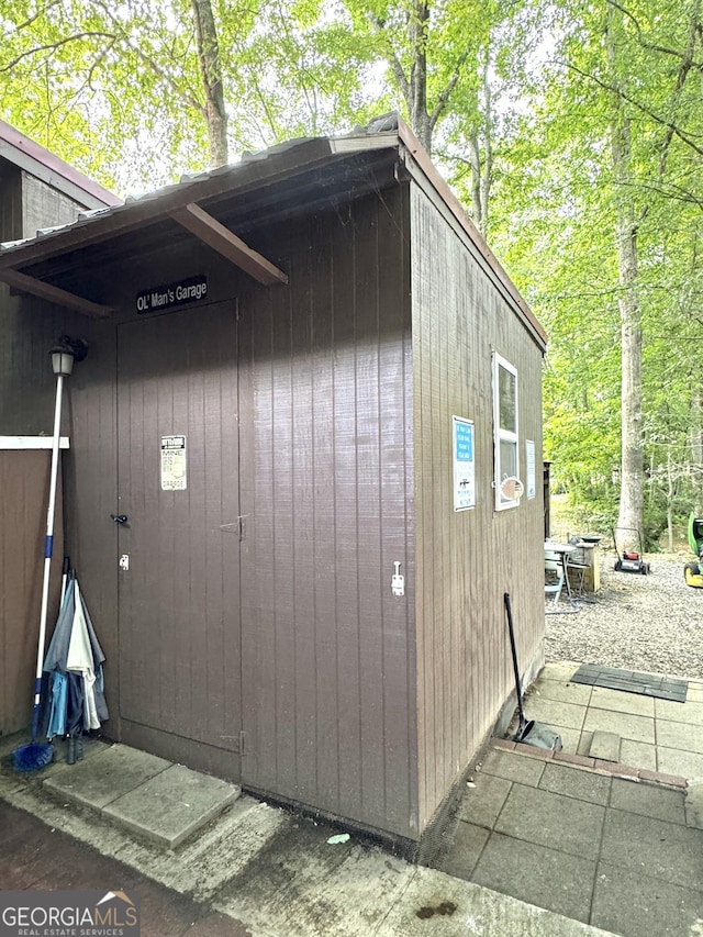 view of outbuilding