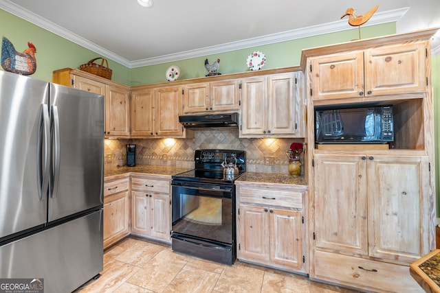 kitchen with crown molding, tasteful backsplash, black electric range oven, freestanding refrigerator, and under cabinet range hood