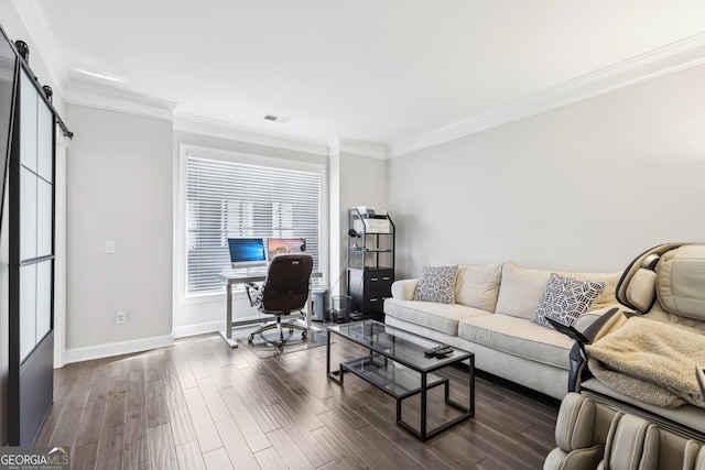 living area with a barn door, baseboards, ornamental molding, and dark wood-style flooring