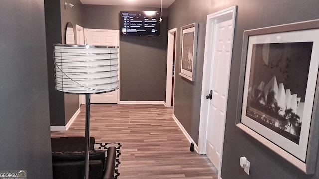 1528 Olympian Way SW, Atlanta, GA 30310 - corridor featuring baseboards and light wood finished floors