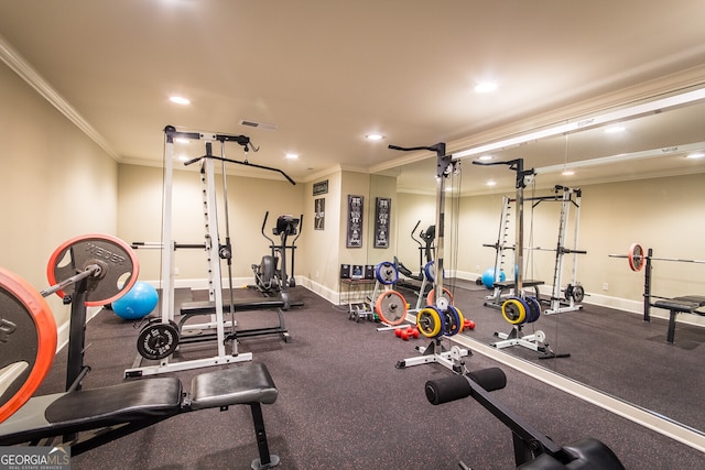 exercise room featuring recessed lighting, visible vents, crown molding, and baseboards