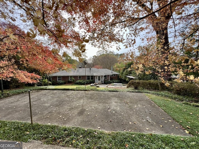 view of front of property