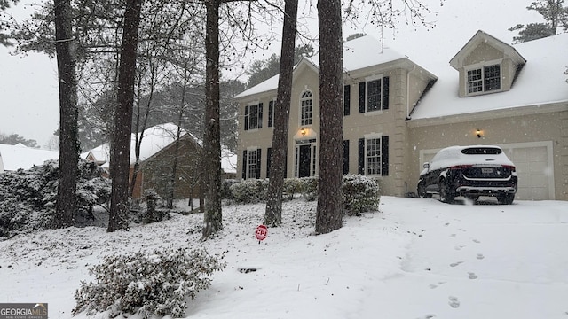 view of front facade featuring a garage