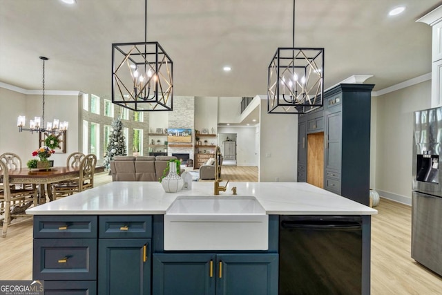 2634 Greenes Ln, Powder Springs, GA 30127 - kitchen featuring crown molding, stainless steel fridge with ice dispenser, open floor plan, light wood-style floors, and a notable chandelier