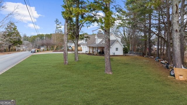 view of front of house featuring a front yard