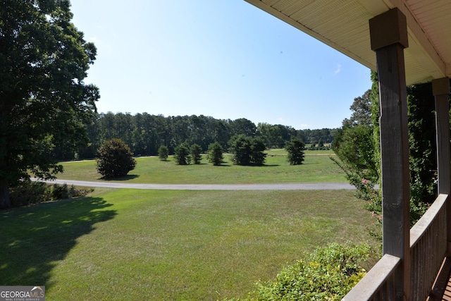 view of yard featuring a rural view