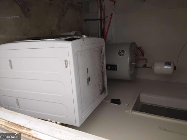 laundry room with washer / clothes dryer