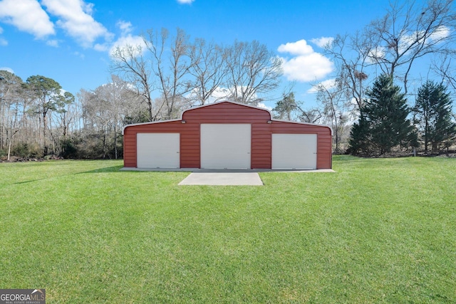 view of outdoor structure with an outbuilding