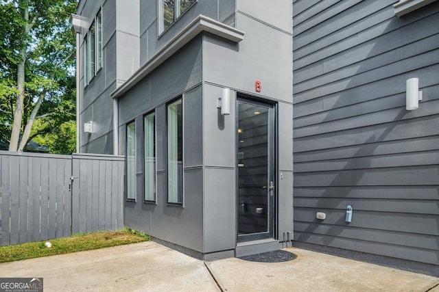 244 Locust St Unit B, Atlanta, GA 30317 - view of exterior entry featuring fence