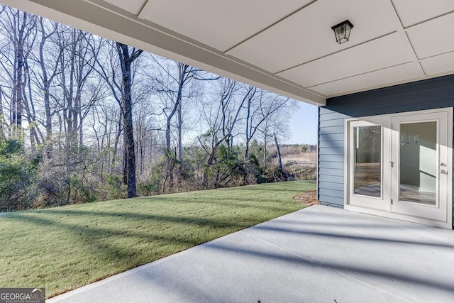 view of yard with a patio