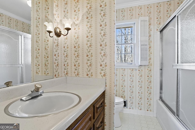 bathroom with enclosed tub / shower combo, crown molding, toilet, and wallpapered walls