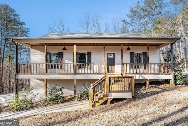 view of front of house featuring a porch