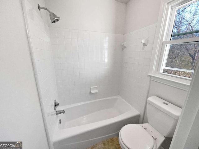 full bath with toilet and bathtub / shower combination