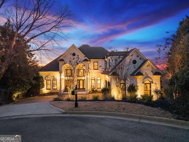 view of front of home featuring driveway