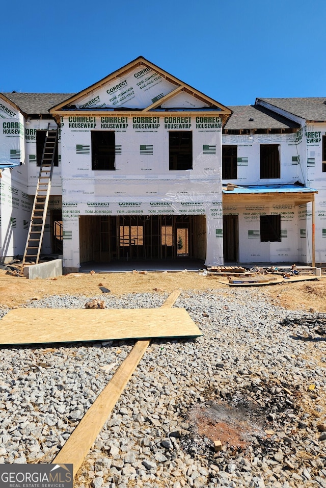 view of front facade featuring a garage