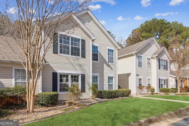 view of front of house featuring a front yard