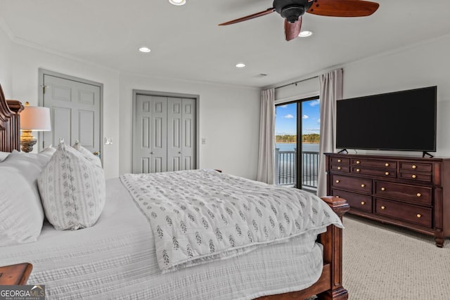 bedroom featuring ceiling fan, recessed lighting, light carpet, access to exterior, and a closet