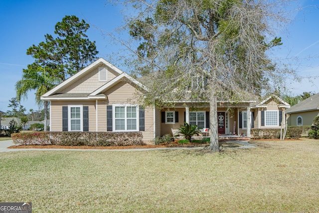 view of front of house featuring a front lawn