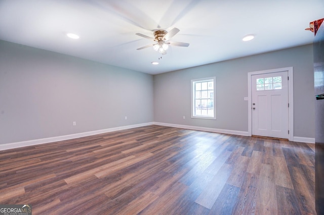 foyer with dark wood-type flooring, recessed lighting, a ceiling fan, and baseboards