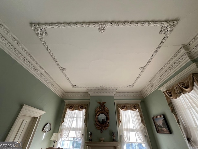 interior details with ornamental molding