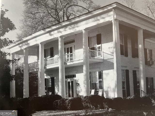 view of home's exterior