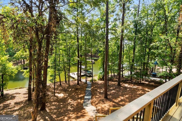 view of yard featuring a water view