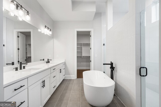 spare room featuring baseboards, ceiling fan, ornamental molding, dark wood-style flooring, and recessed lighting