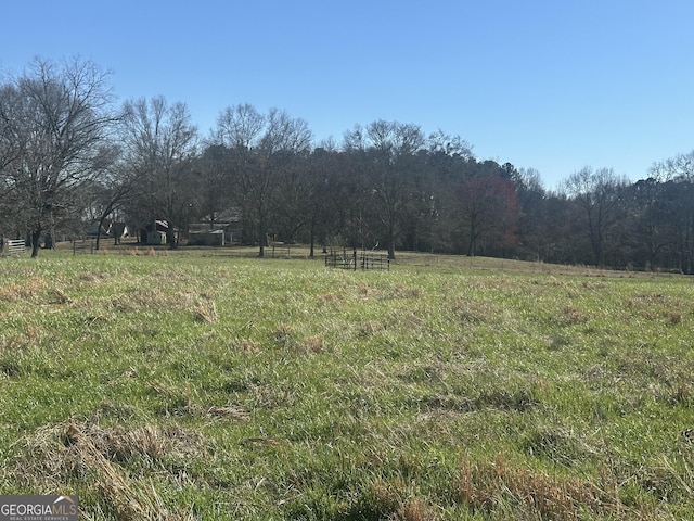 view of yard featuring a rural view