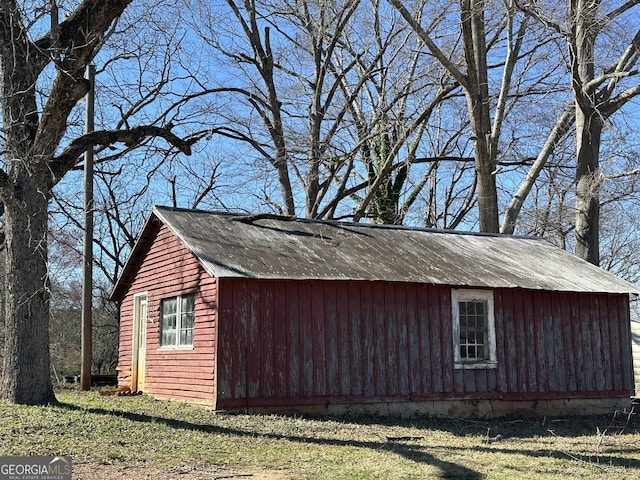 view of outdoor structure with an outdoor structure