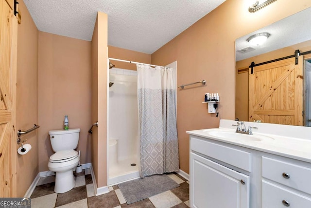 full bath with a shower with shower curtain, vanity, toilet, and a textured ceiling