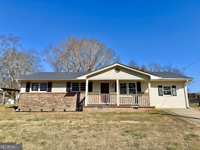 single story home with driveway, crawl space, covered porch, a front lawn, and brick siding