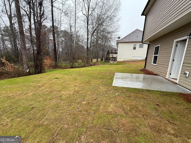 view of yard with a patio