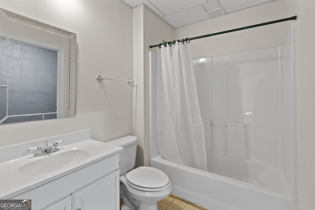 full bath featuring vanity, toilet, and shower / tub combo with curtain