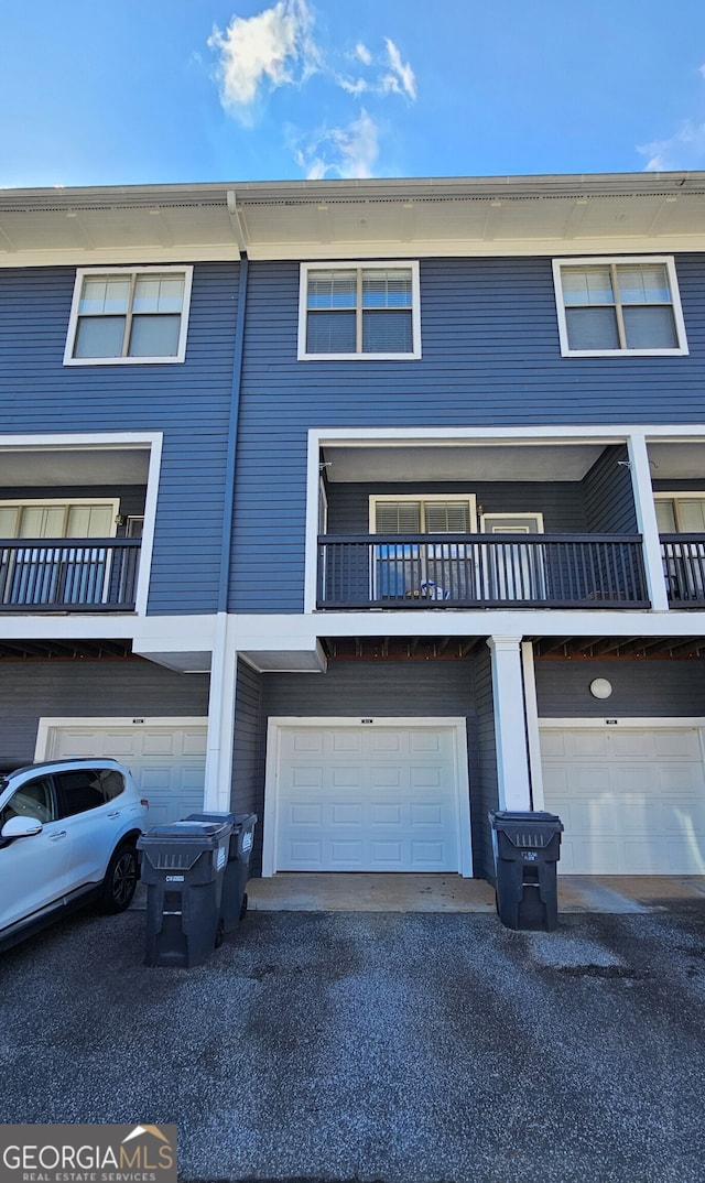 Listing photo 2 for 1575 Ridenour Pkwy NW Unit 815, Kennesaw GA 30152