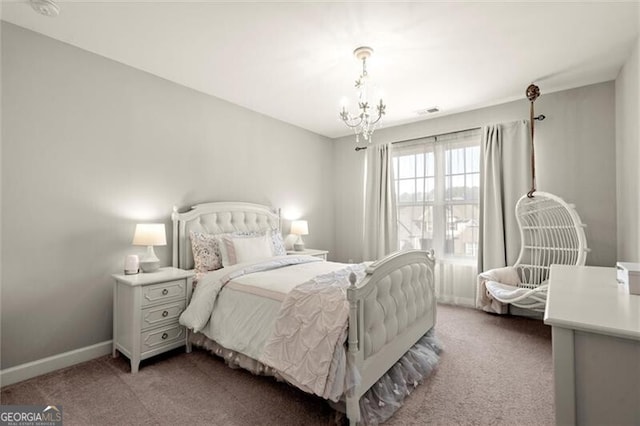 bedroom with light carpet, an inviting chandelier, visible vents, and baseboards