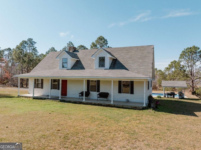 view of front facade with a front yard