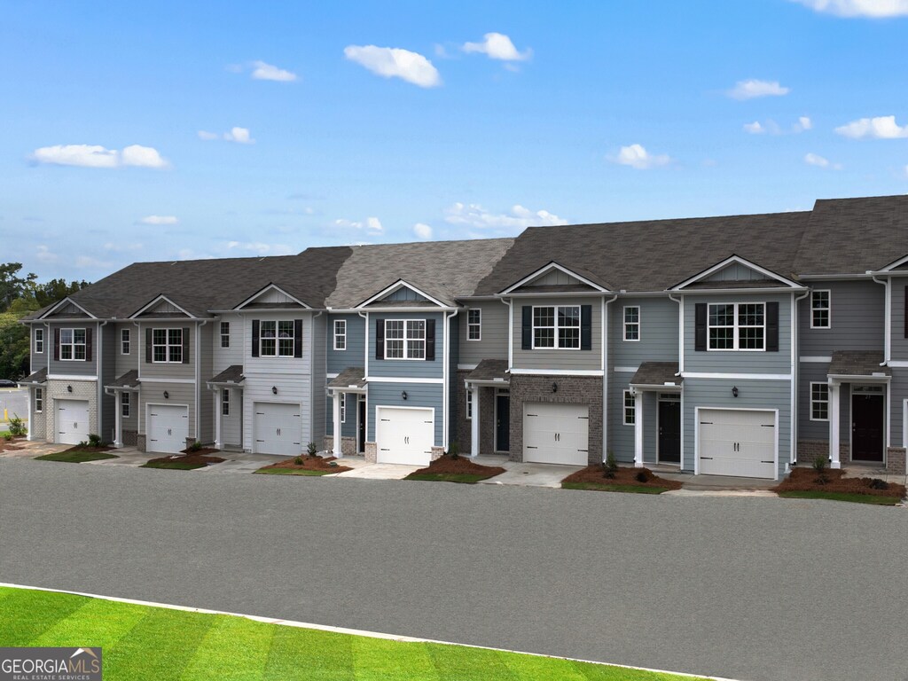 1005 N 2nd Ave NW Unit 4, Rome, GA 30165 - townhome / multi-family property featuring an attached garage