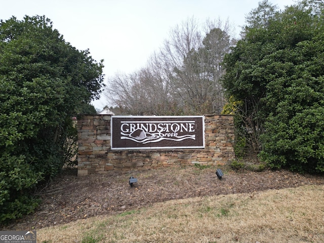 Listing photo 3 for 281 Grindstone Creek Dr, Clarkesville GA 30523