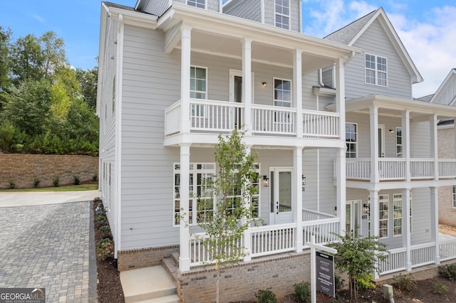 view of front facade featuring covered porch