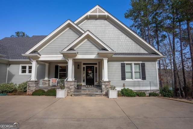 craftsman-style house with a porch