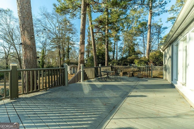 deck featuring outdoor dining space