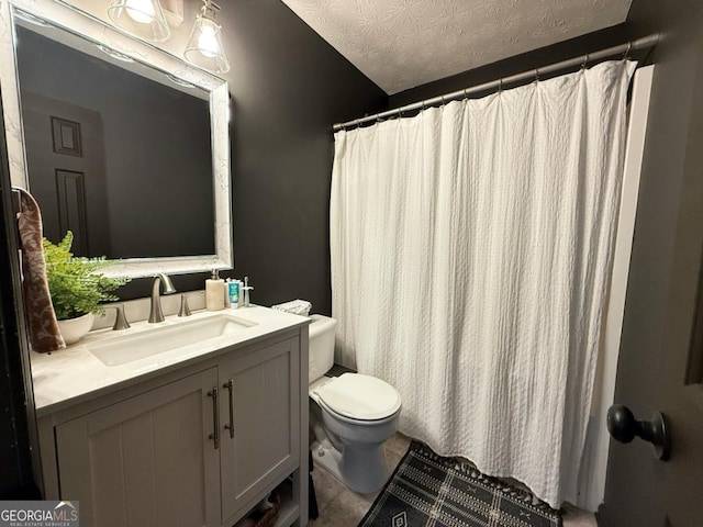 full bathroom with curtained shower, a textured ceiling, toilet, and vanity