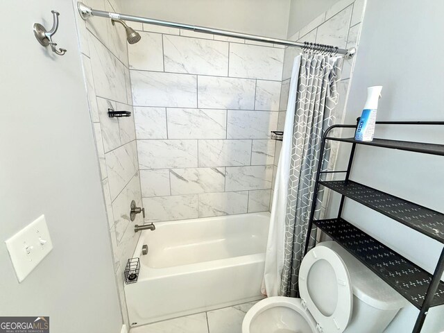 827 Winslow Way NW, Atlanta, GA 30318 - full bathroom featuring shower / tub combo and toilet
