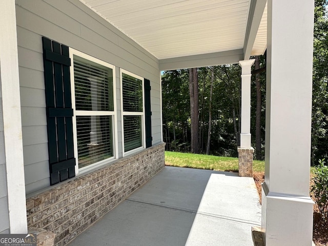 view of patio / terrace with covered porch